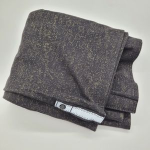 LULULEMON | Vinyasa customizable wrap scarf